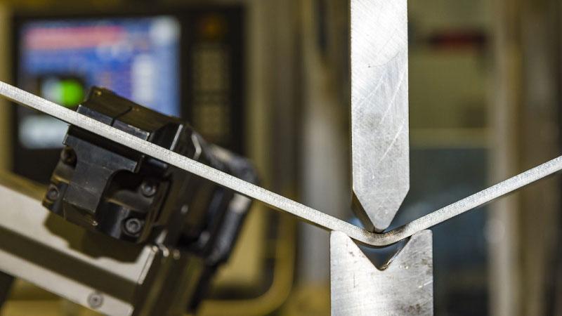 خمکاری وبرش با دستگاه cnc